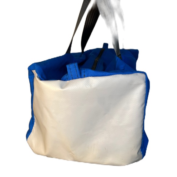 Duffel bag - Picture 10 of 11